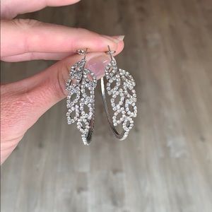 listing-status-banner